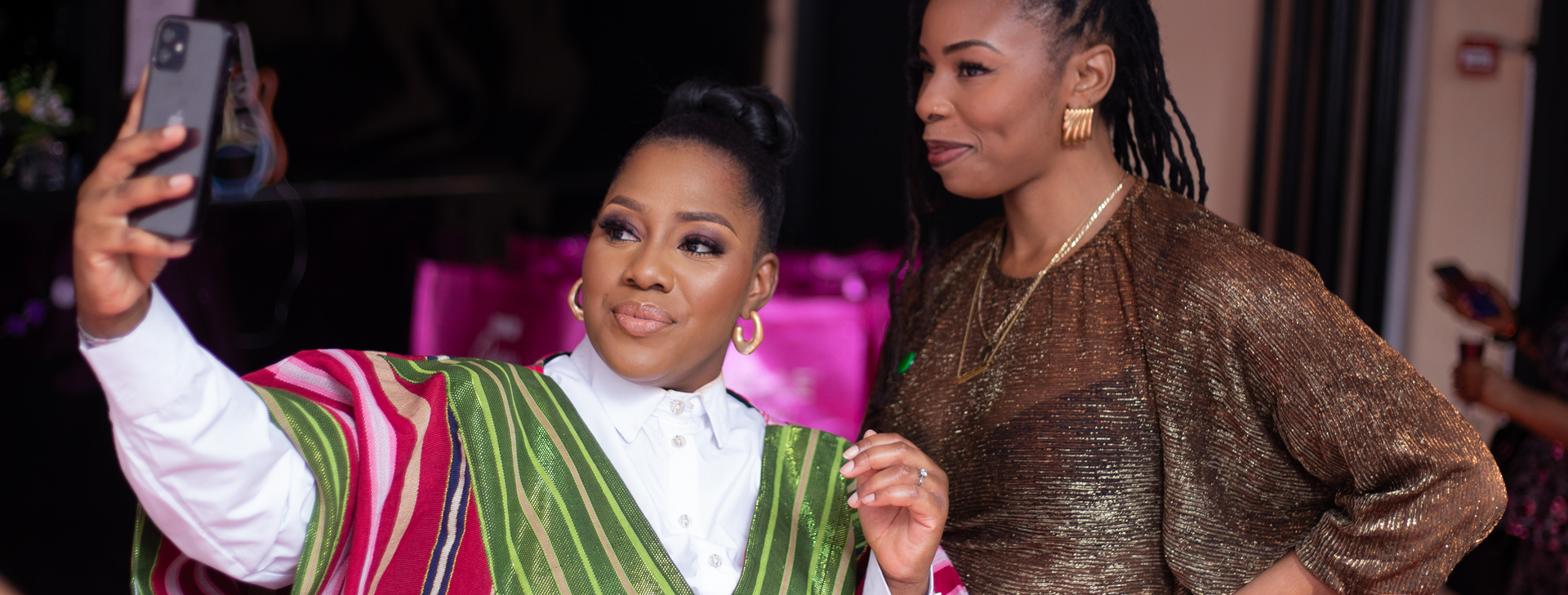 <strong>Signature [yellow]Past Experiences[/yellow]</strong>